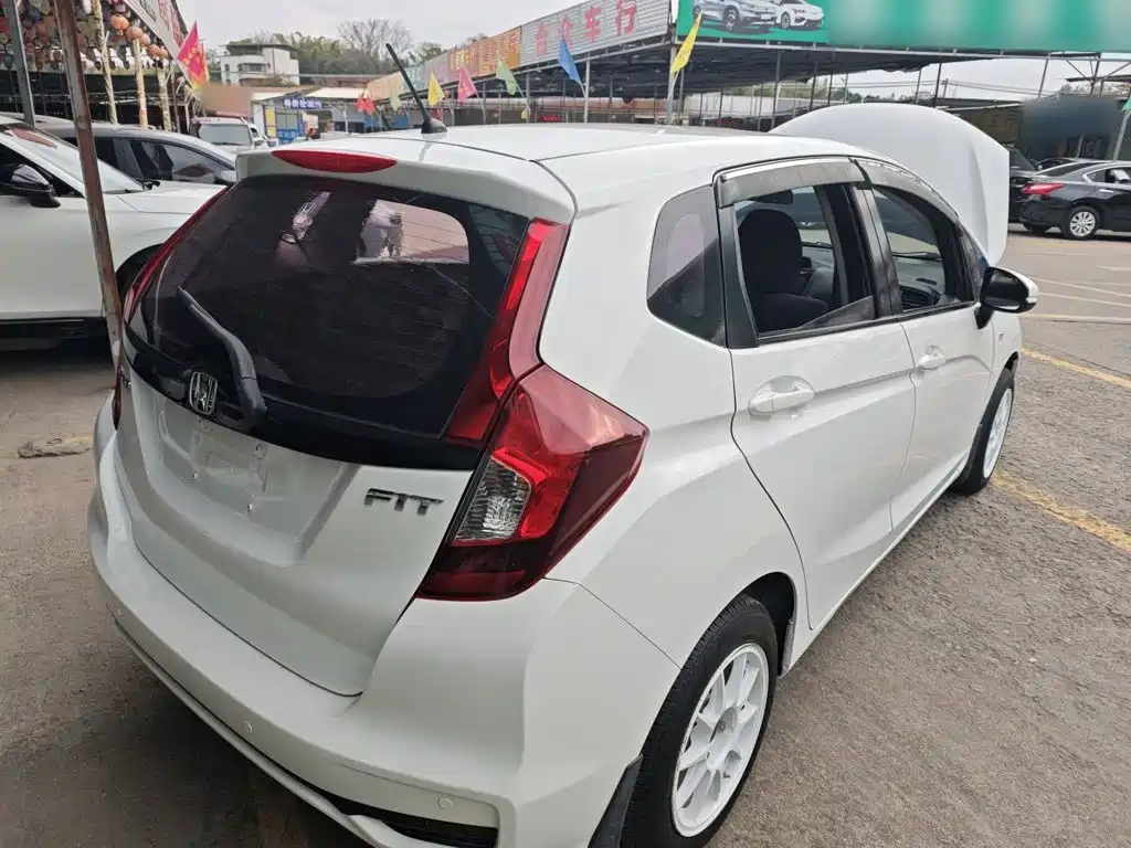 Honda Fit — миниатюра 7