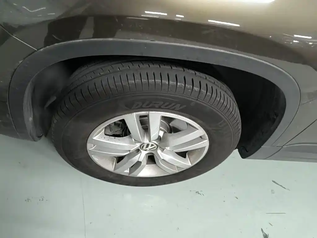 Volkswagen Tiguan — миниатюра 23