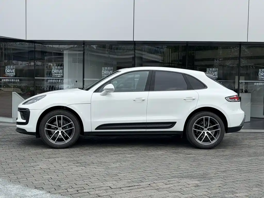Porsche Macan — миниатюра 11