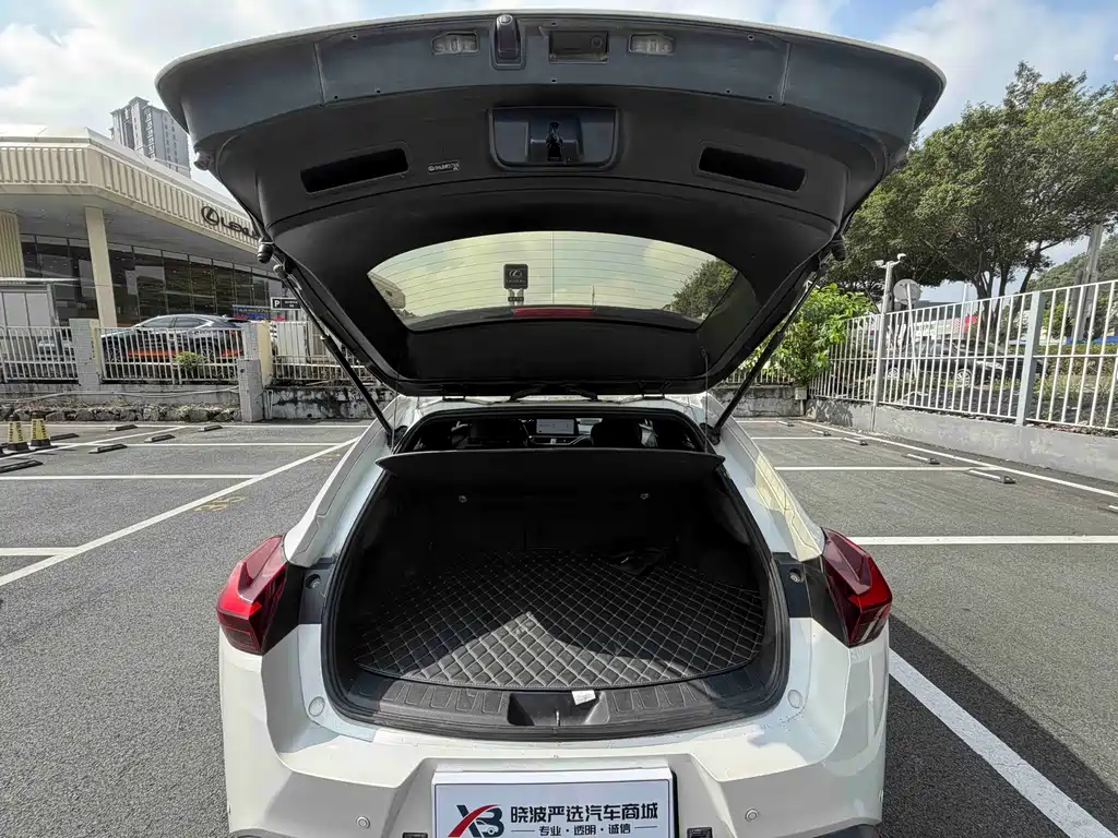 Lexus UX — миниатюра 8