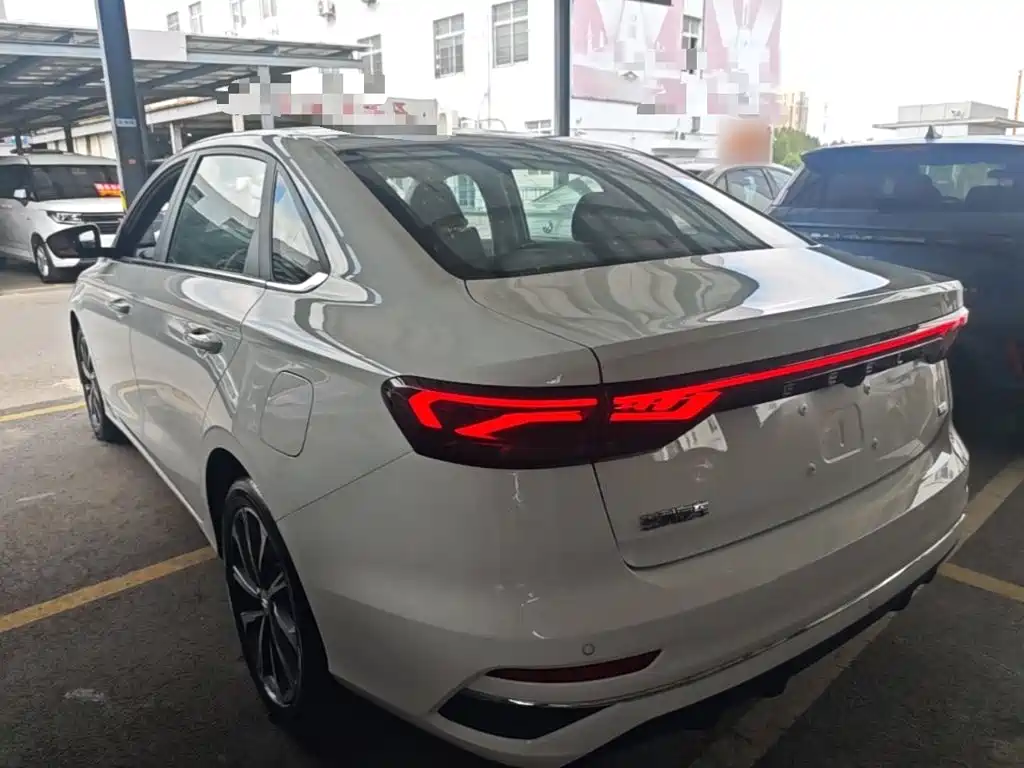 Geely Emgrand — миниатюра 5