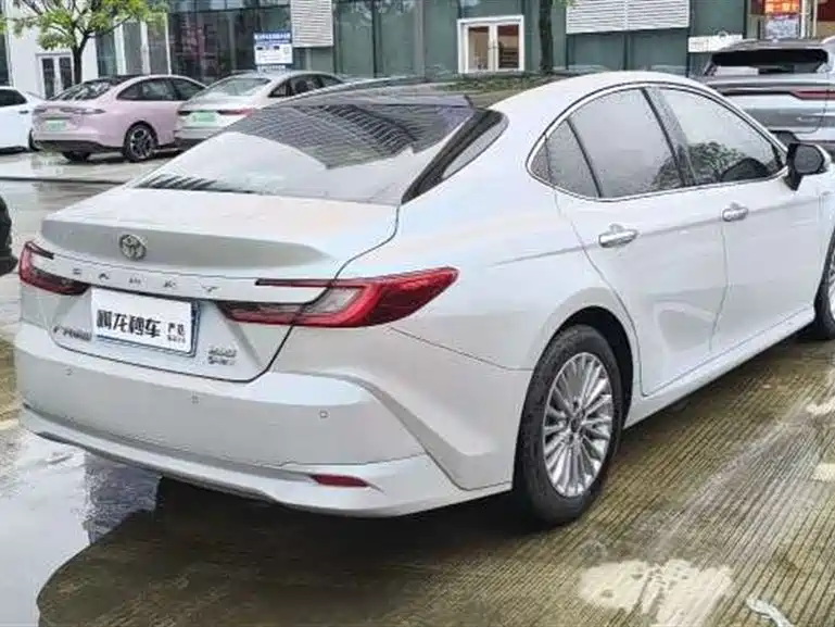 Toyota Camry — миниатюра 9