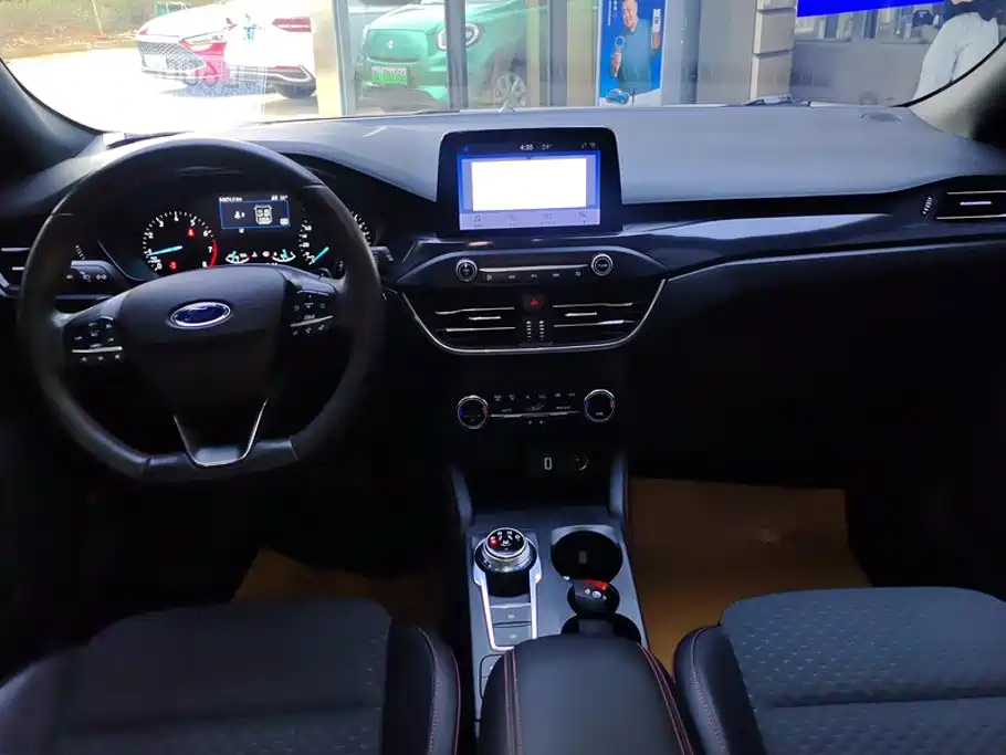 Ford Focus — миниатюра 12