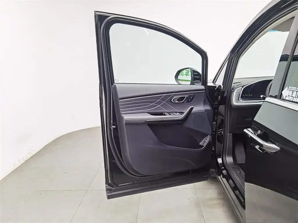 SAIC MAXUS CHASE G90