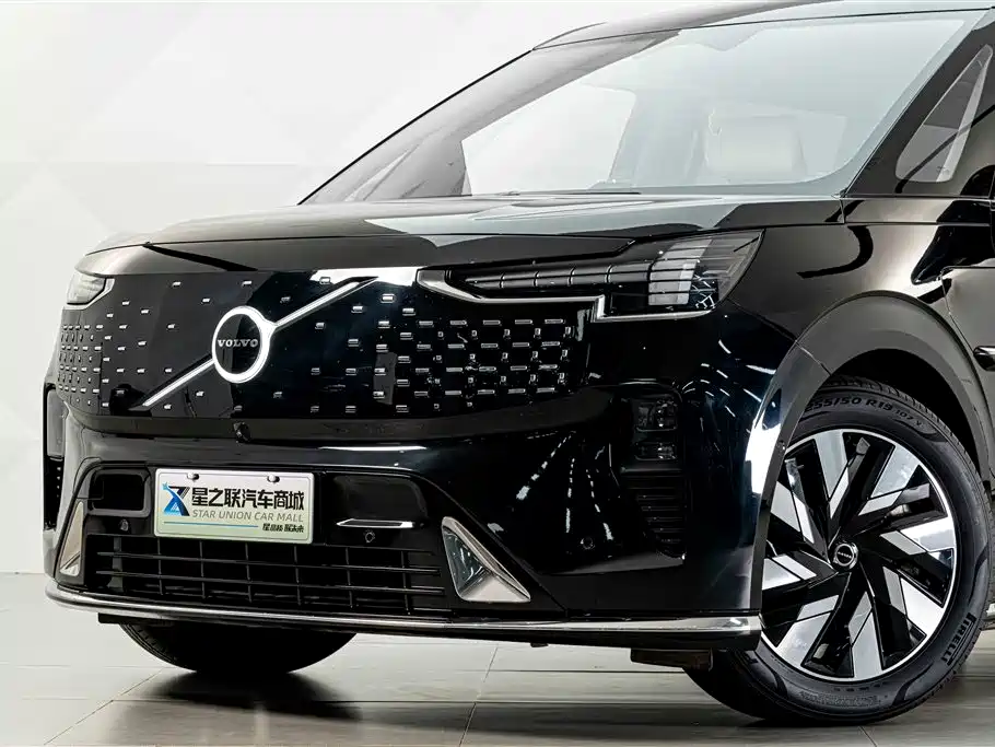 Volvo EM90 — миниатюра 2