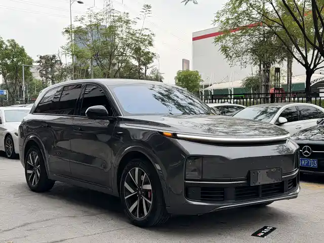 Li Auto L8
