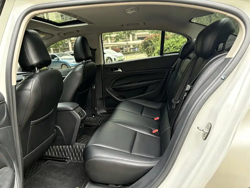 Peugeot 408 — миниатюра 12