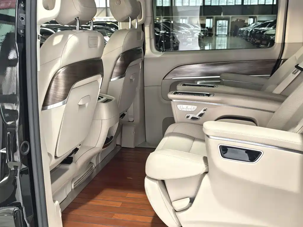 MERCEDES-BENZ V CLASS