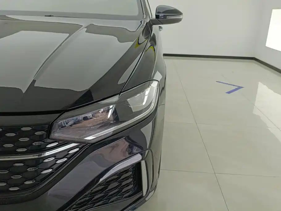 Volkswagen Lavida — миниатюра 5