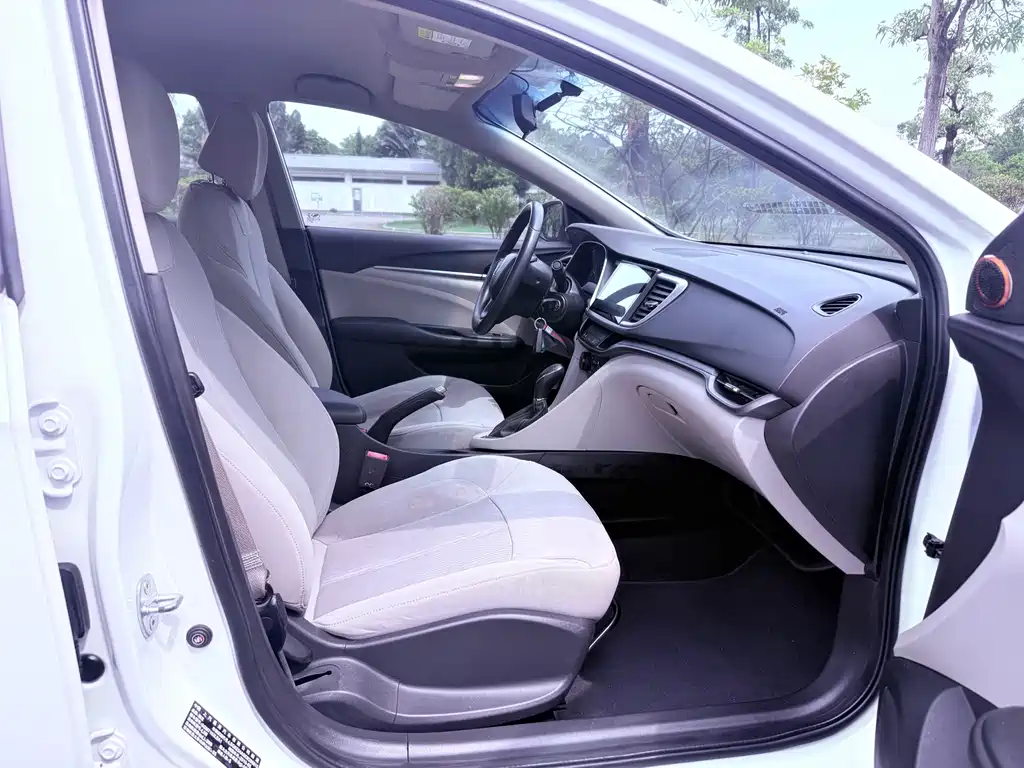Buick Excelle — миниатюра 10