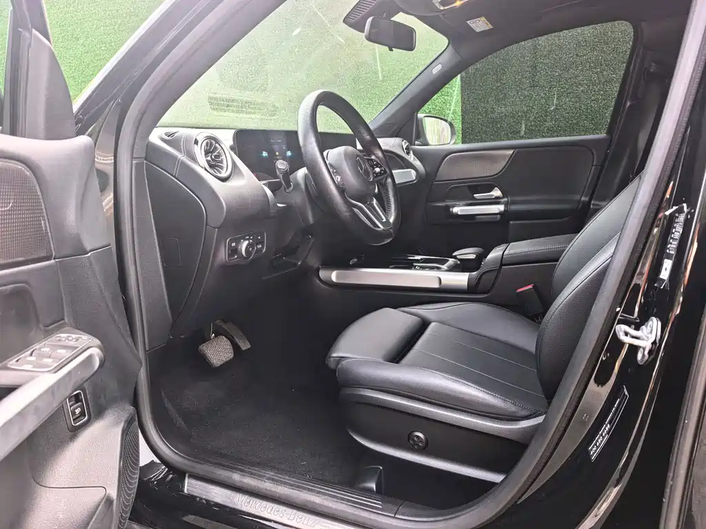 Mercedes-Benz GLB — миниатюра 4