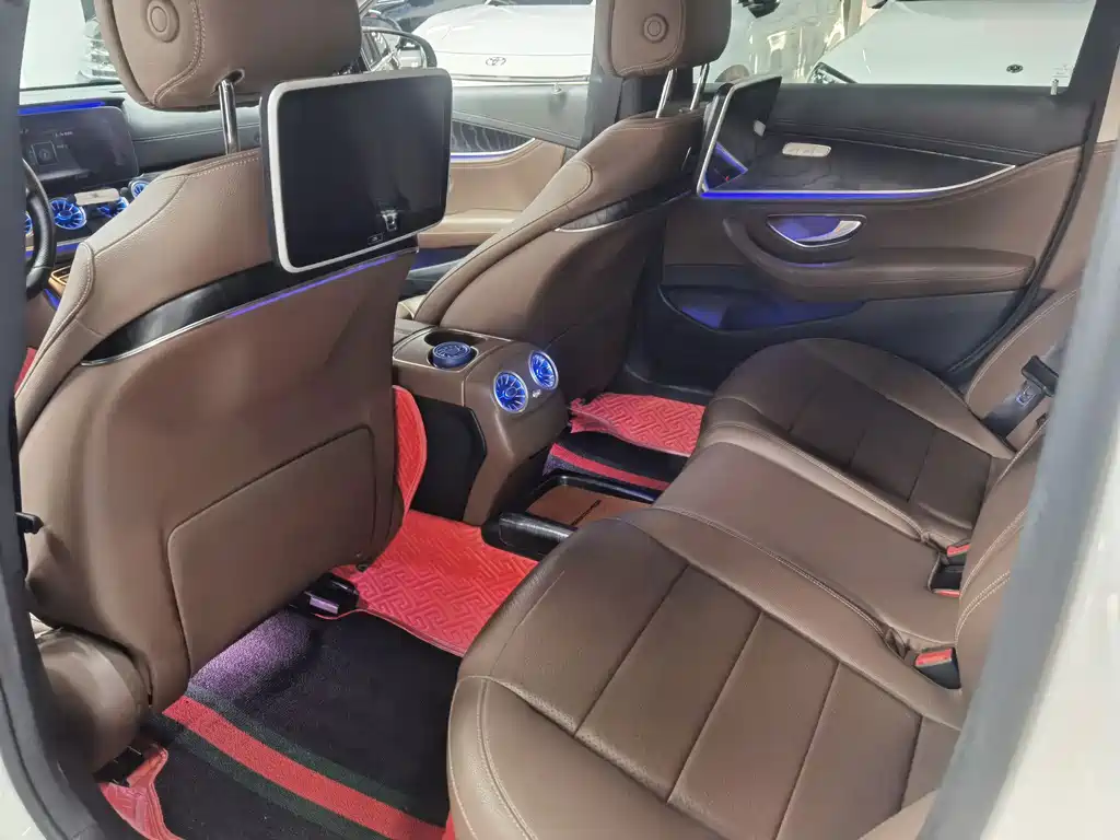 Mercedes-Benz E-Class — миниатюра 7