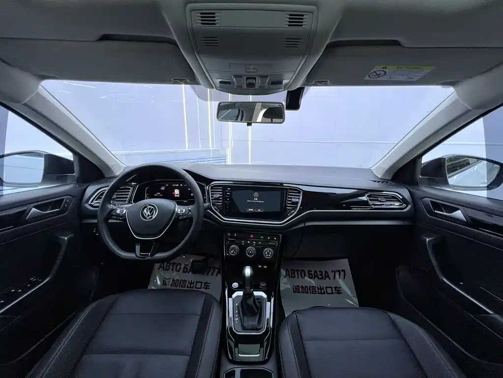 Volkswagen T-Roc — миниатюра 14