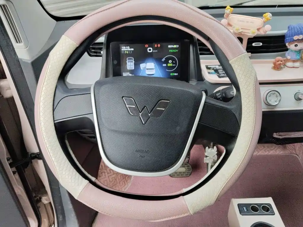 Wuling MINIEV — миниатюра 6