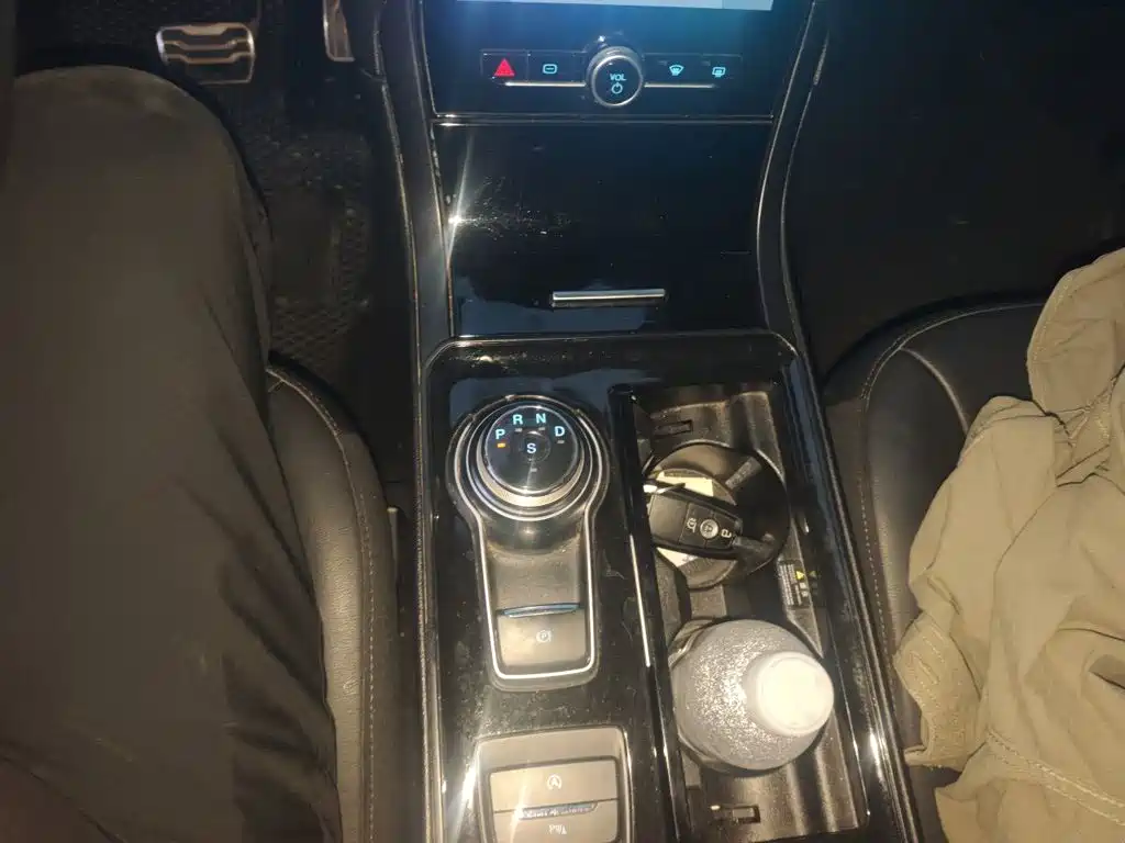Ford Edge — миниатюра 15