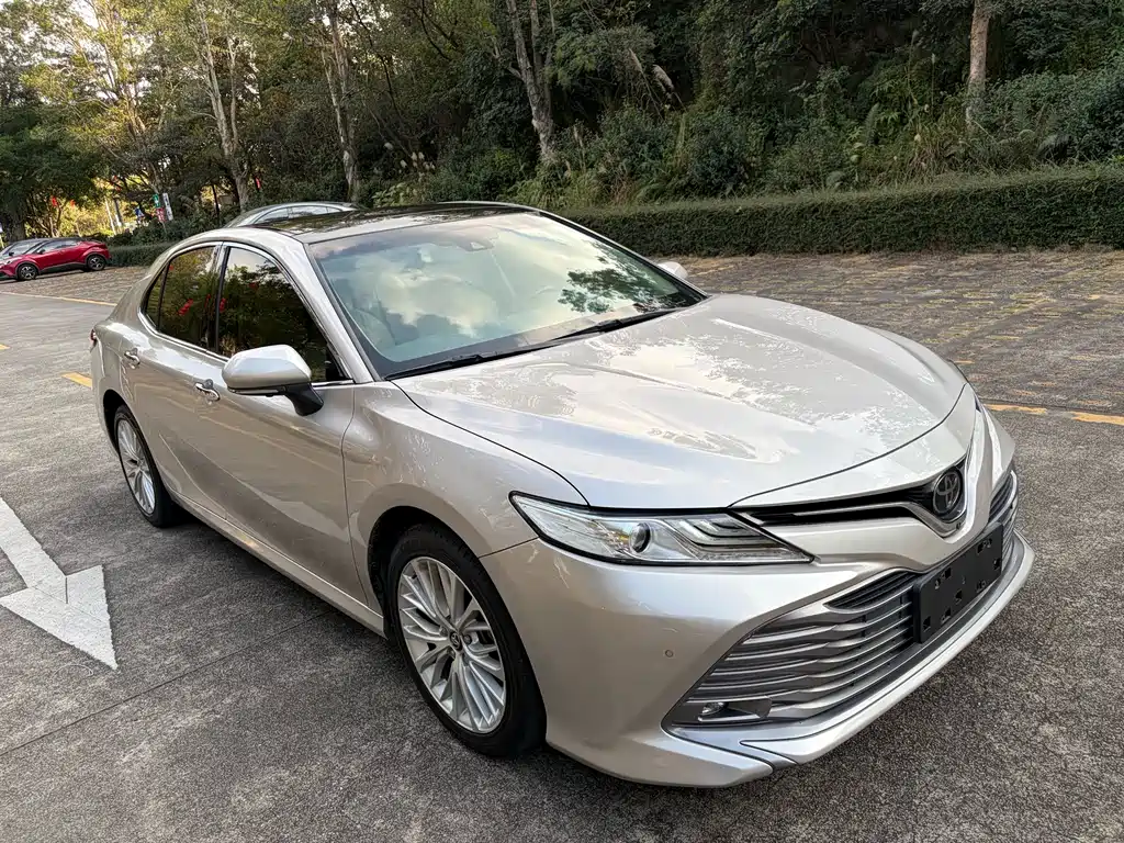 TOYOTA CAMRY