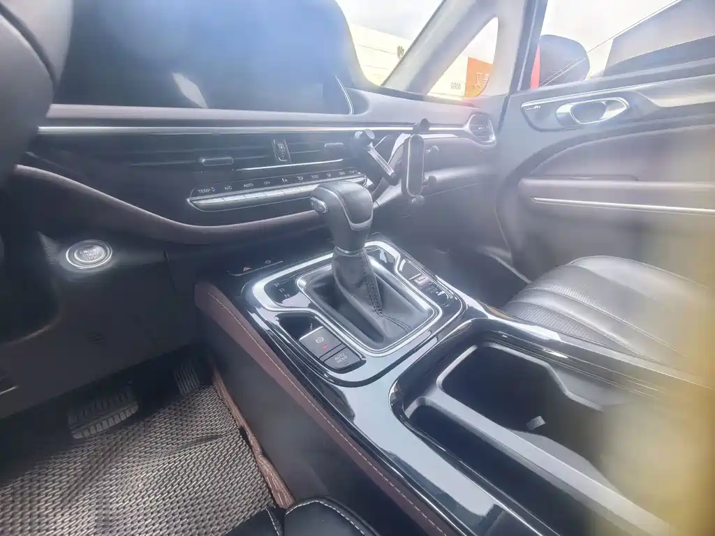 GAC Motor Trumpchi M6 — миниатюра 9