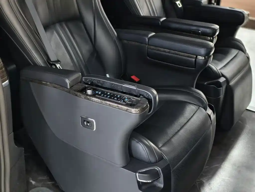 Mercedes-Benz V-Class — миниатюра 15