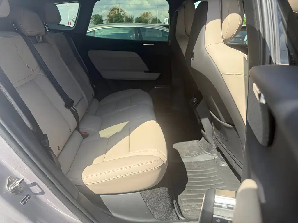 Volvo XC70 PHEV — миниатюра 20