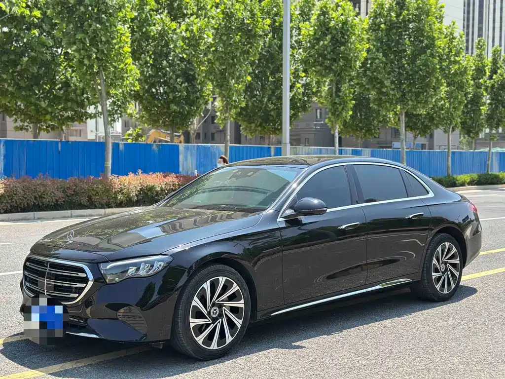 Mercedes-Benz E-Class 2024