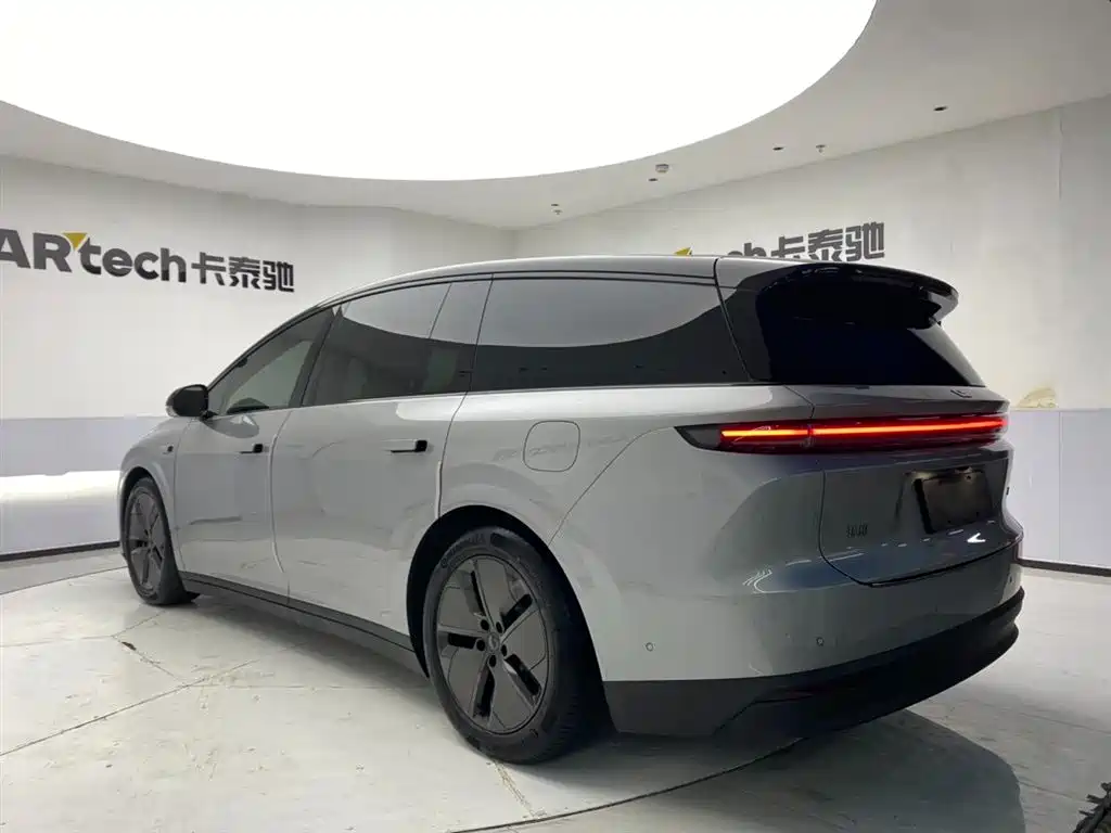 Li Auto i8 2025 Standard