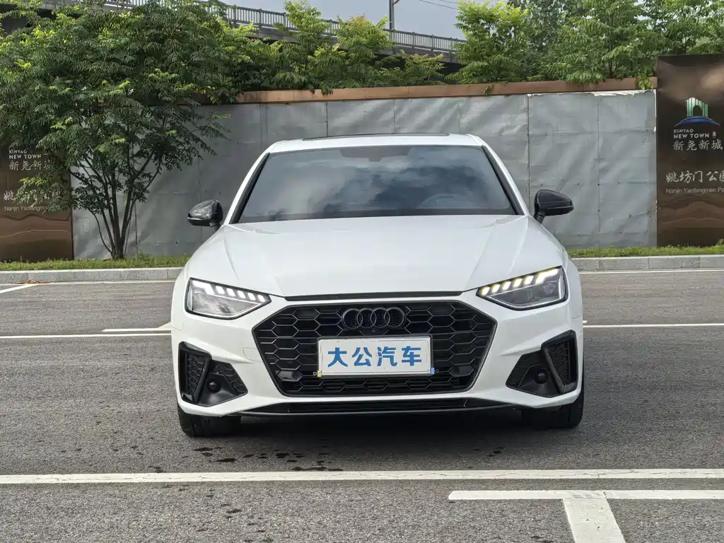 Audi A4L 2023 40 TFSI Luxury