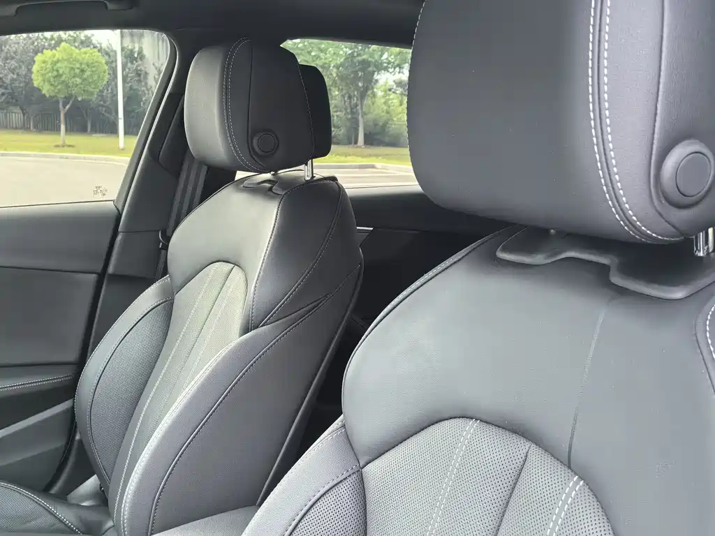 Audi A4L 2023 40 TFSI Luxury