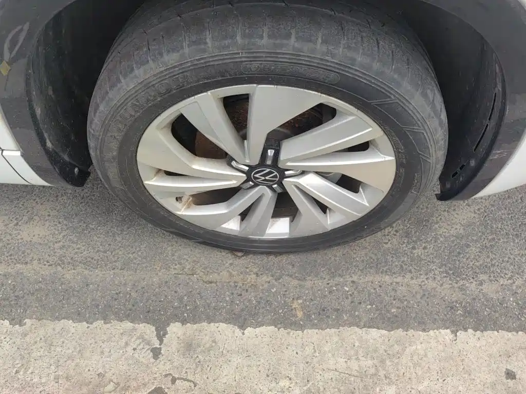 Volkswagen X — миниатюра 8