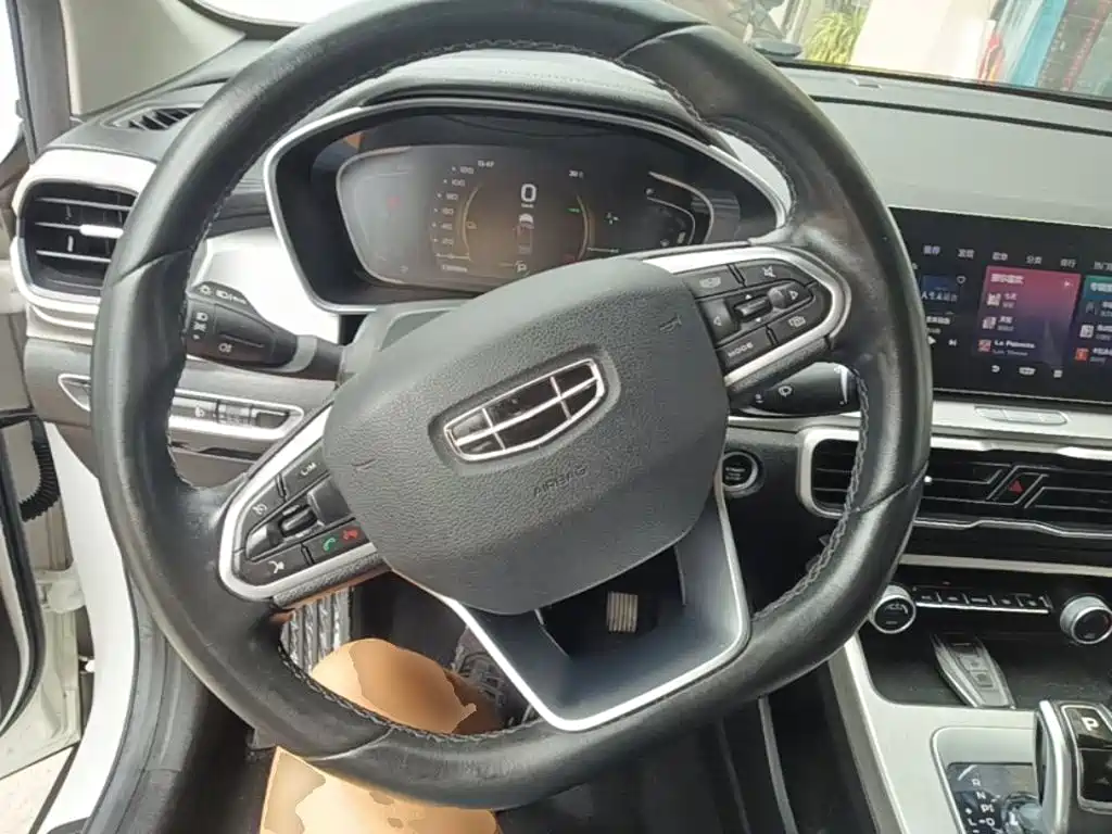 Geely Binyue NEV — миниатюра 11