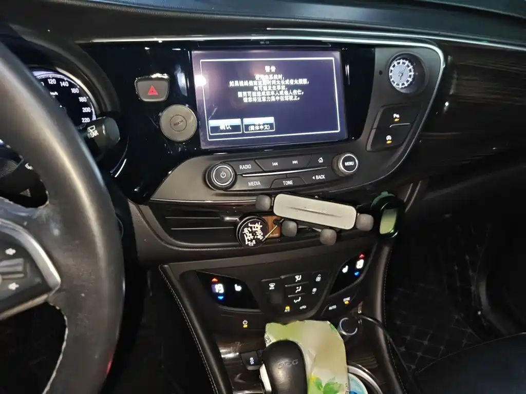 Buick Envision Plus — миниатюра 6