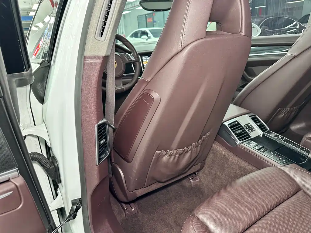 Porsche Panamera — миниатюра 39