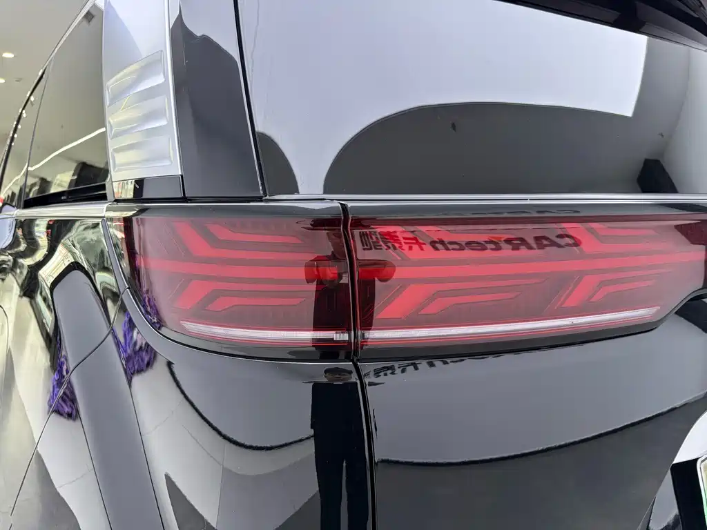 Denza Denza D9 — миниатюра 6