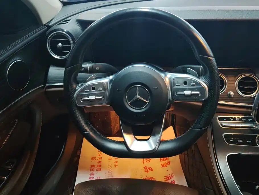 Mercedes-Benz E-Class — миниатюра 15