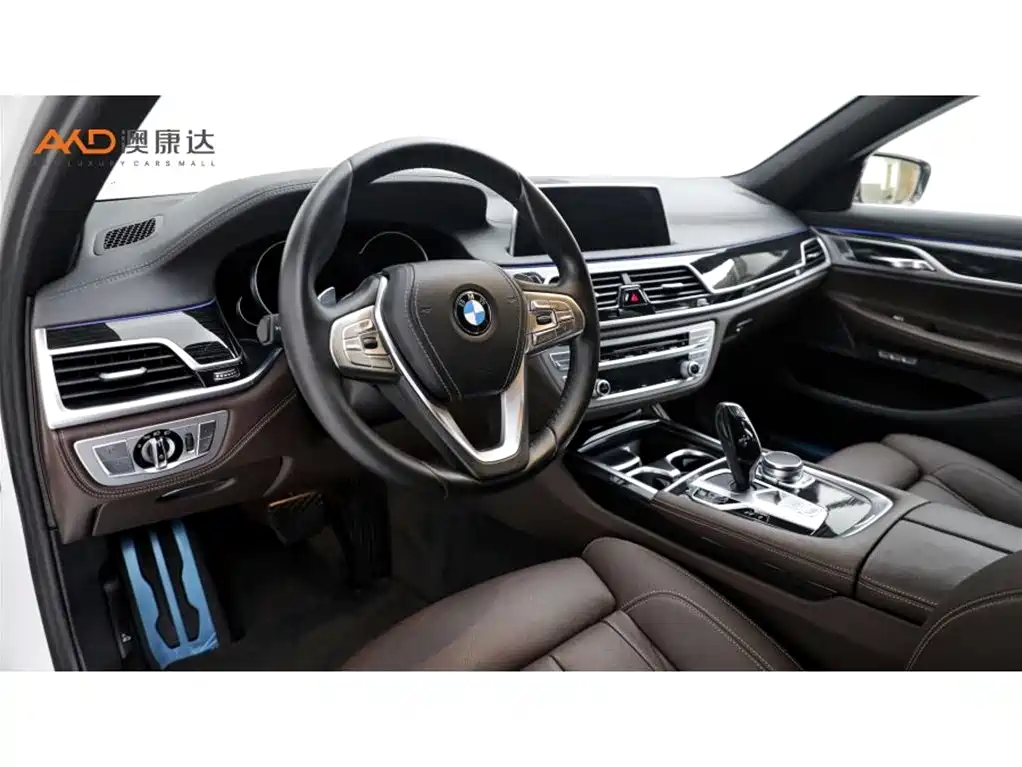 BMW 7 Series — миниатюра 6