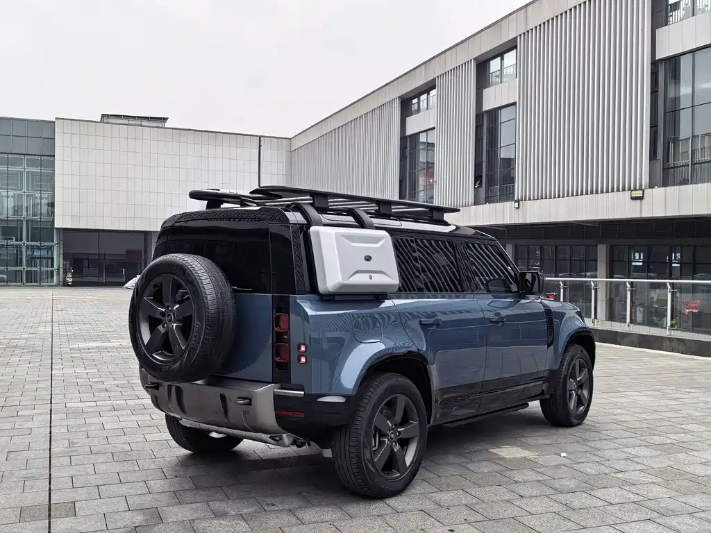 Land Rover Defender 2022 — фото 17