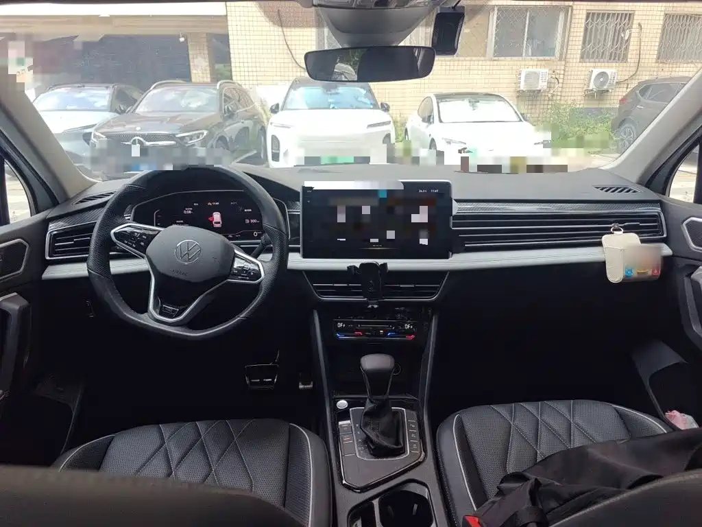 Volkswagen Tiguan L — миниатюра 13