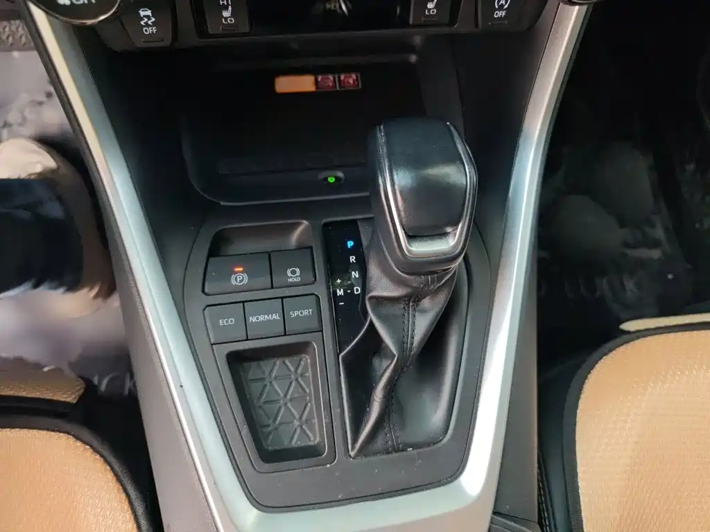 Toyota RAV4 — миниатюра 7