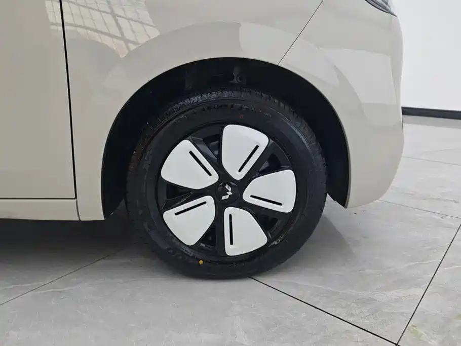 Wuling MINIEV — миниатюра 6