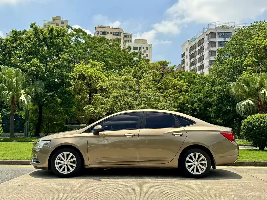 Buick Verano — миниатюра 2