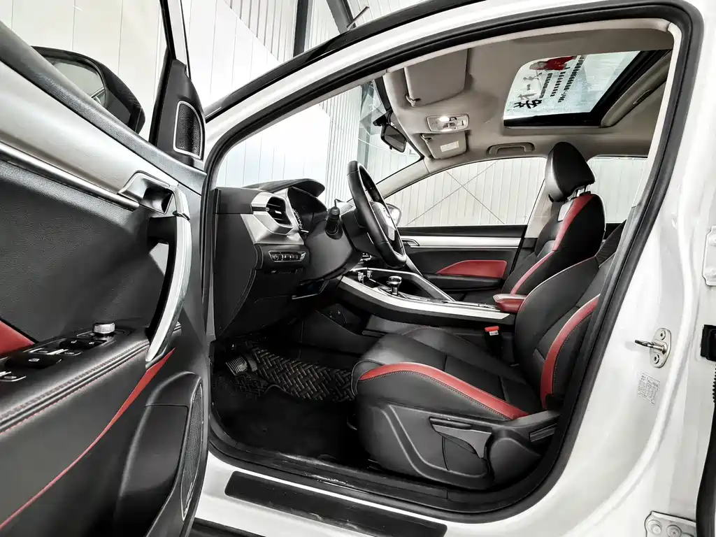 Geely Binyue — миниатюра 9