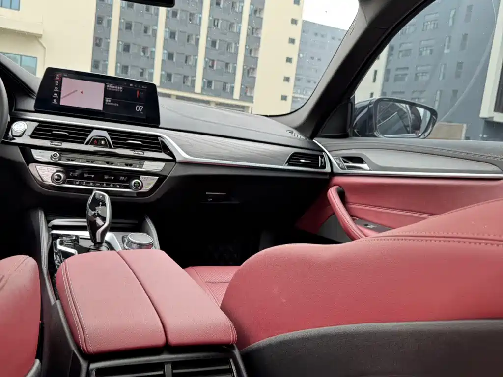 BMW 5 Series — миниатюра 14