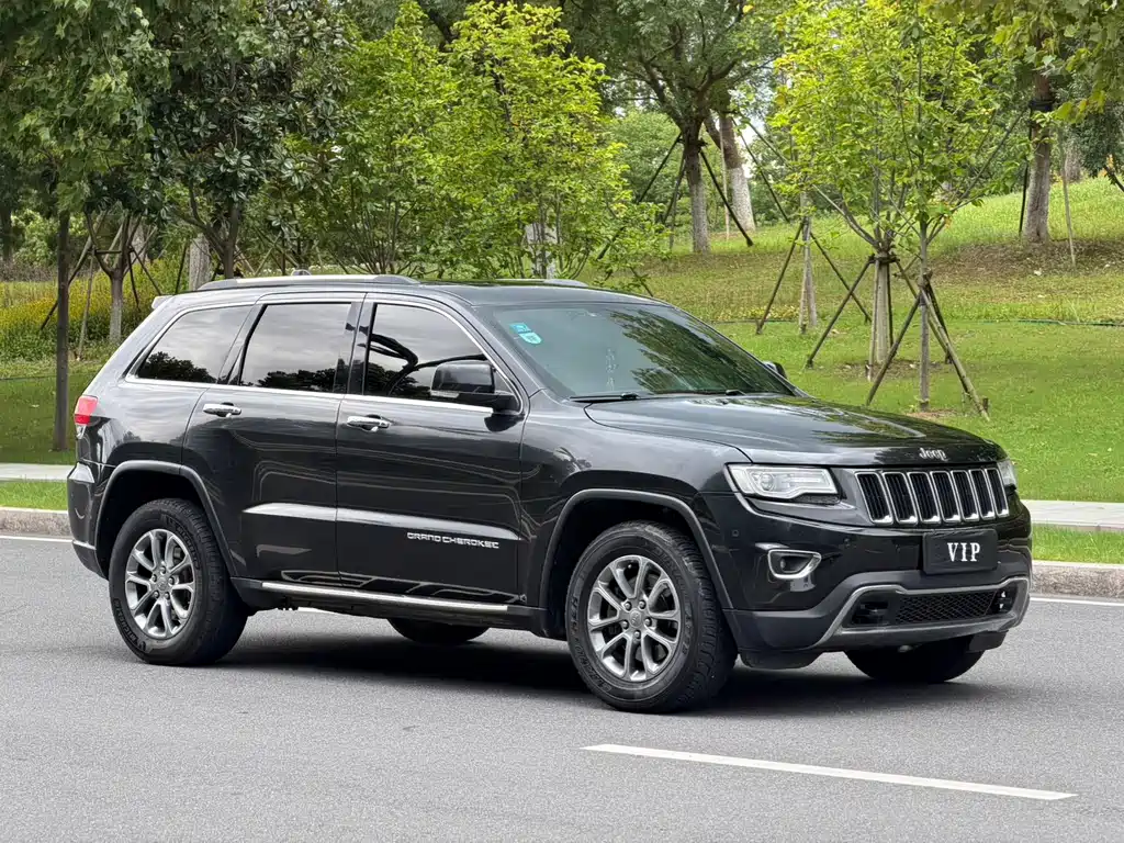 Jeep Grand Cherokee (Import) — миниатюра 3