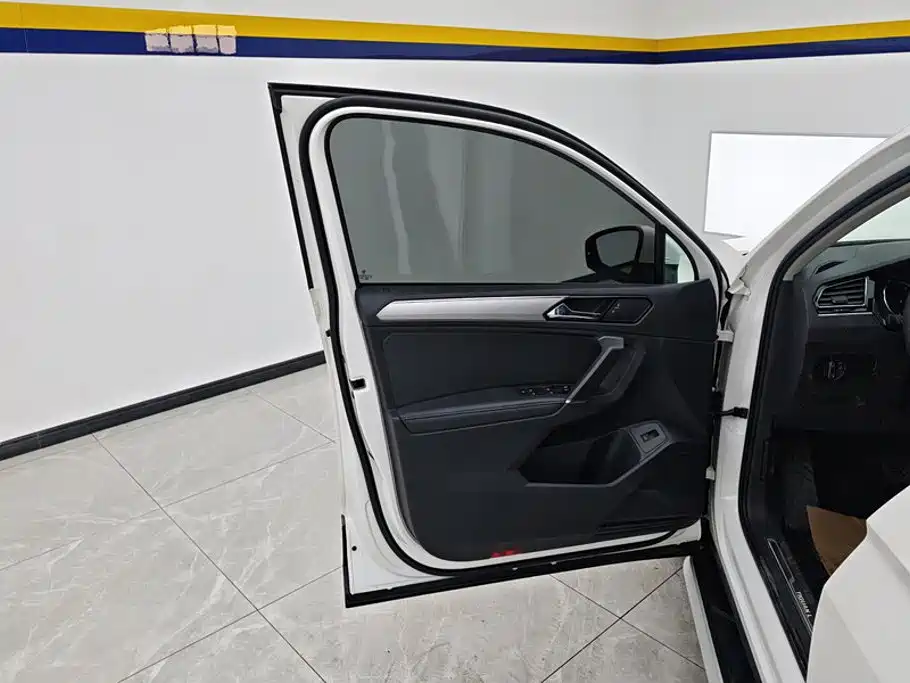 Volkswagen Tiguan L — миниатюра 7