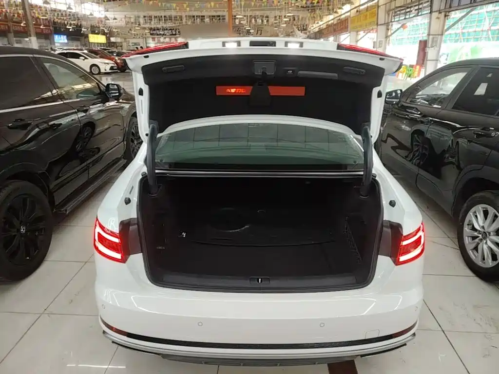 Audi A4L — миниатюра 19
