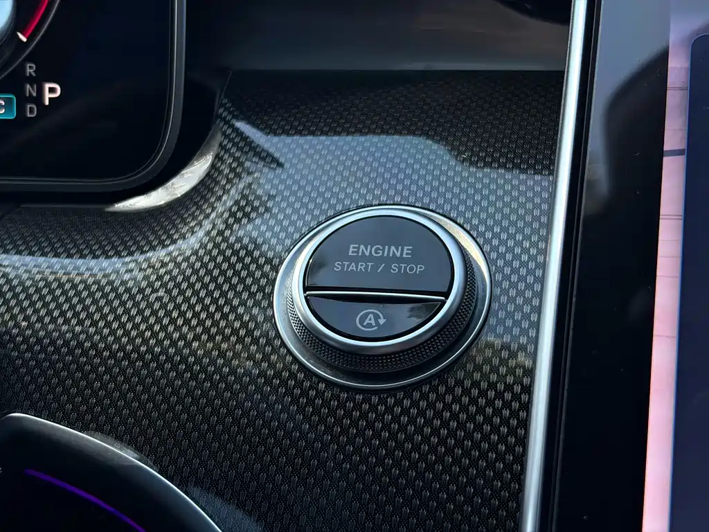 Mercedes-Benz C-Class — миниатюра 17