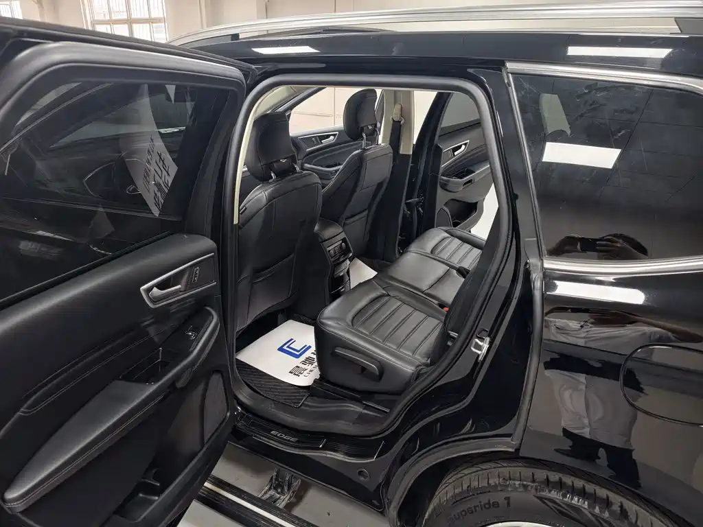 Ford Edge — миниатюра 16