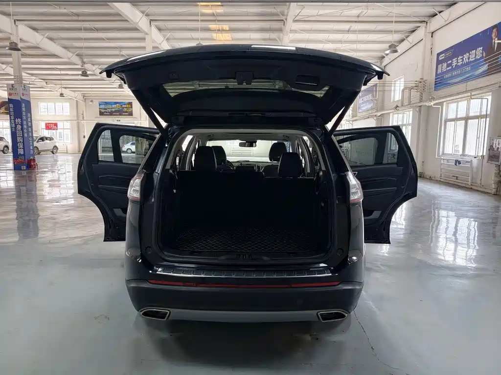 Ford Edge — миниатюра 8