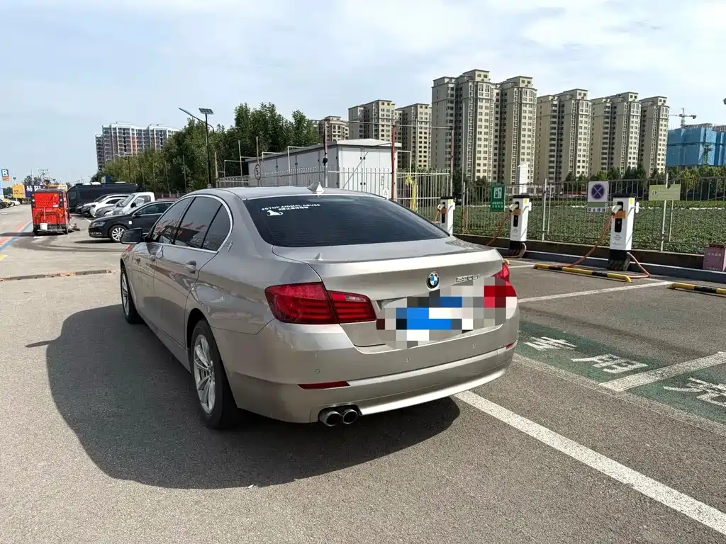 BMW 5 Series — миниатюра 3