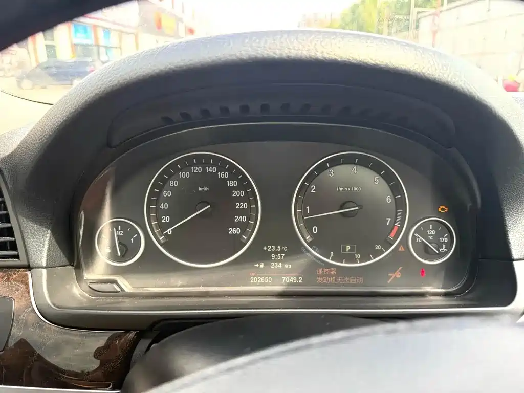 BMW 5 Series — миниатюра 11