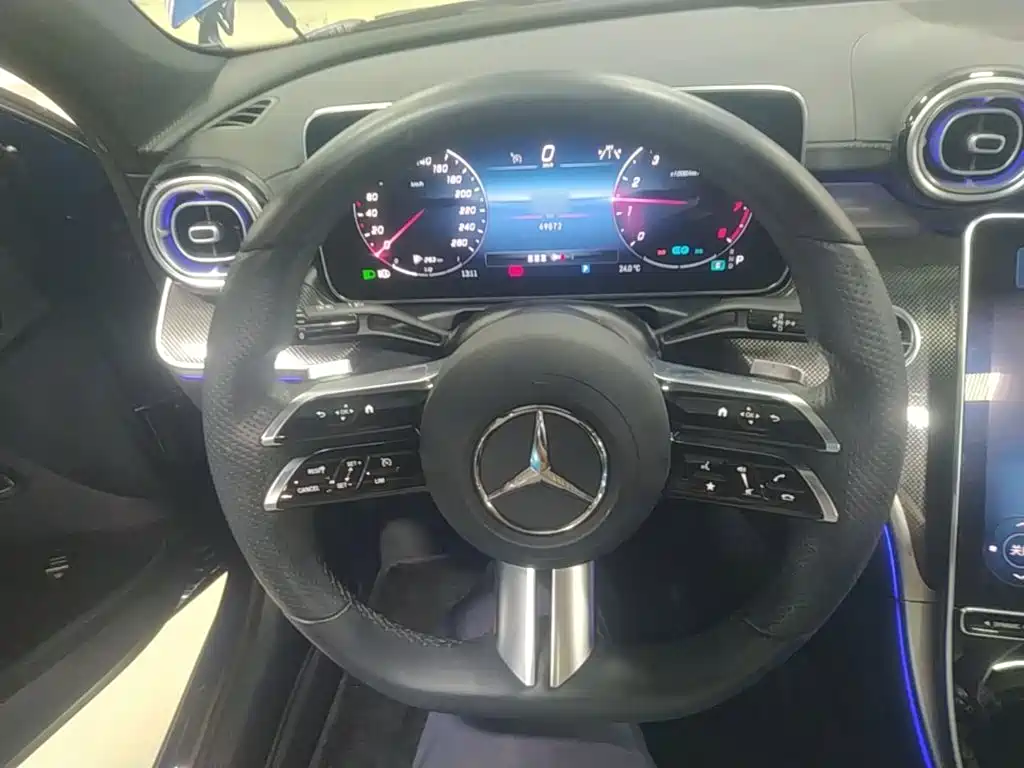 Mercedes-Benz C-Class — миниатюра 11
